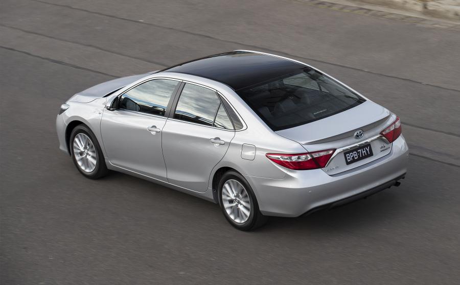  Toyota Camry Hybrid Commemorative Edition 2017 года  (AU) (фото 4 из 5)